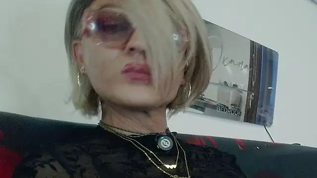LadyOxana webcam