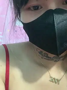 Lilyy18 webcam