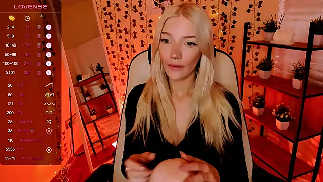 AnyaTaylor_ webcam