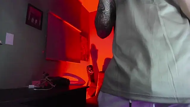 Dominatofstupid webcam