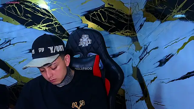 Kevin22_222 webcam
