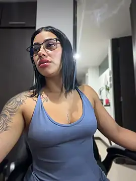 AlannaEvons webcam