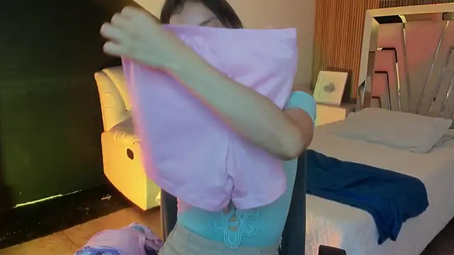 Cherrybombs_ webcam