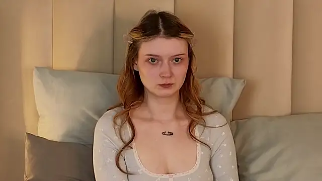AlyssFrost webcam