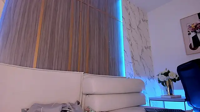 IsabellaAllen webcam