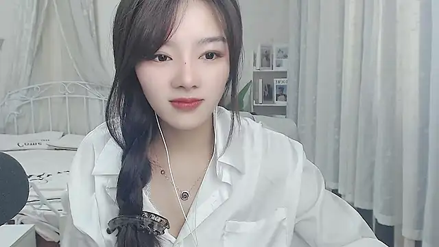 Romy-sweet webcam