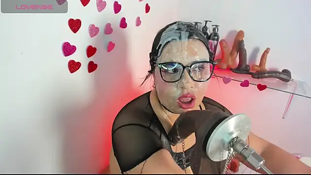 Alanna-sloppy webcam