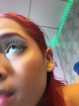 victoria_gloow webcam