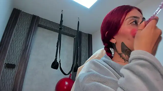 selene_red_ webcam