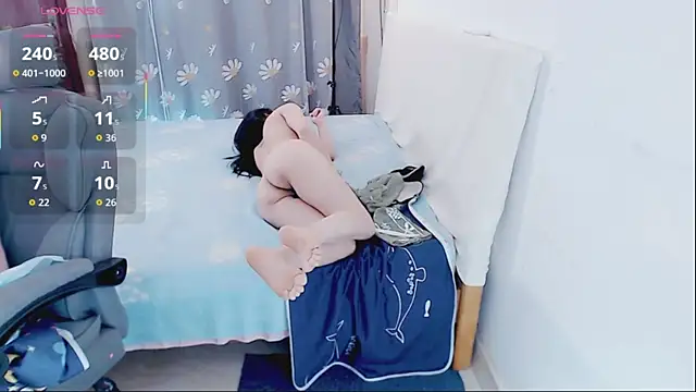 美女yaoyao-baby520在线直播