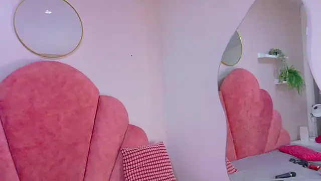 Meganlove__ webcam