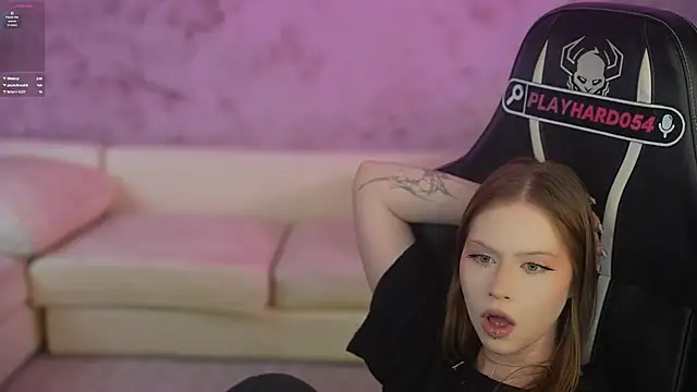Esmie_Smile webcam