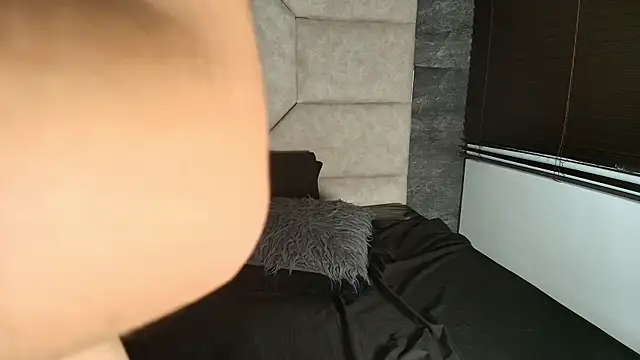 Ariia_Monroee webcam