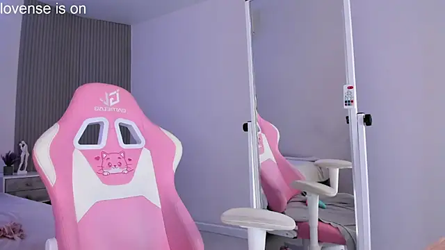 VirginChloe