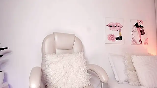 ReynaLuxe webcam