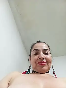 Webcam Model (MaryRoze_)  is live.Free join now!