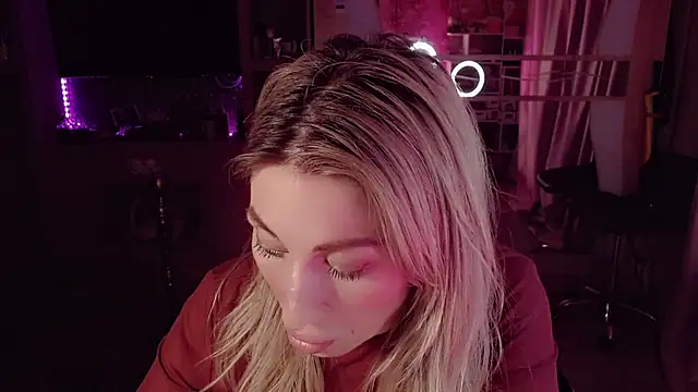 AnnieGOld_ webcam