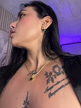 Webcam Model (MadissonFord)  is live.Free join now!