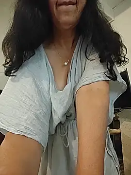 Webcam Model (NakedMILFx)  is live.Free join now!