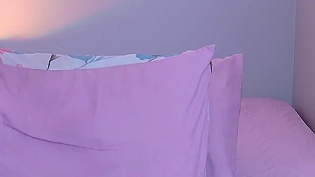 cutepetitee webcam