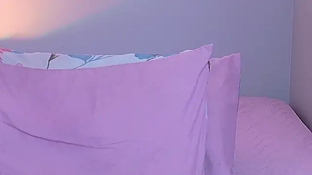 cutepetitee webcam