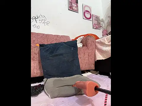 halana_squirts webcam
