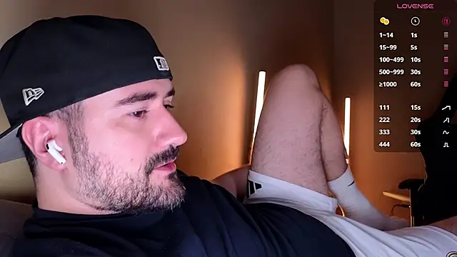 DominantTheo webcam