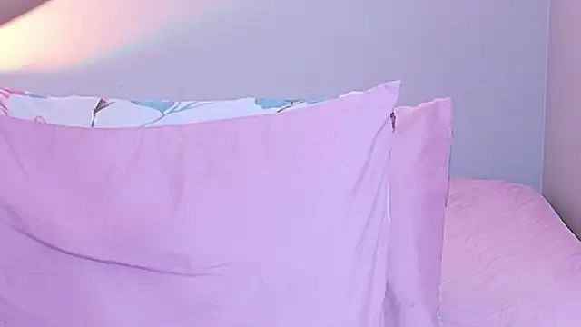 cutepetitee webcam