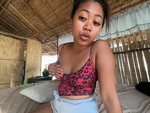 Juliet_official_pro webcam