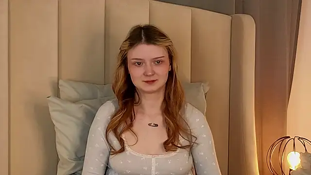 AlyssFrost webcam