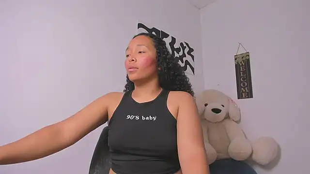 nia13 - Nia13's free webcam - UK Sex Cams