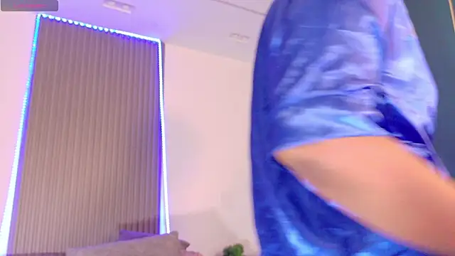 DollyBrowncc webcam