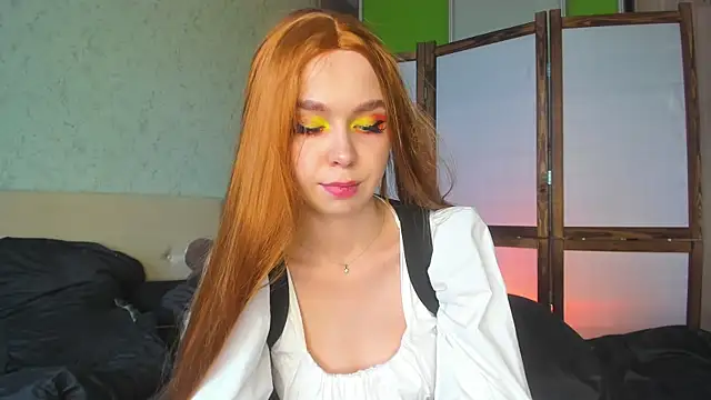 GlitchyDolly webcam