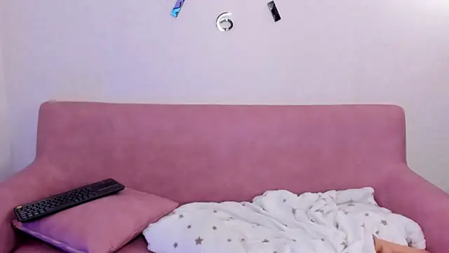 CoralineRed webcam