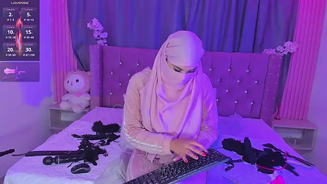Nayla-Mouna webcam