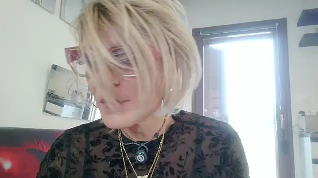 LadyOxana webcam