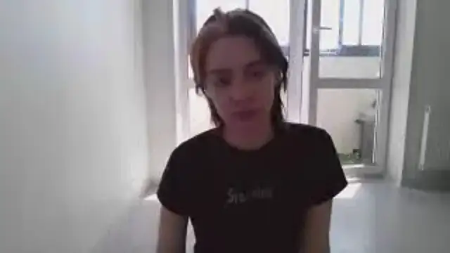 LxayBloom webcam