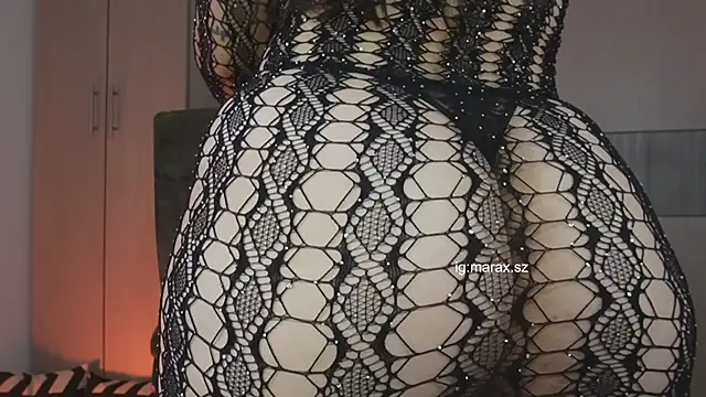 Mara_HugeAss webcam
