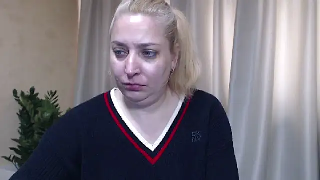 sweetpussy13 webcam