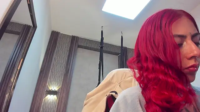 selene_red_ webcam