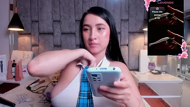 Maitebigboobs webcam