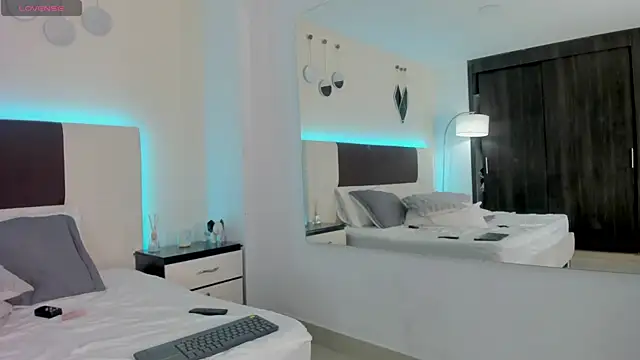 Sky_Loren webcam