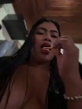 LunaaRosse webcam