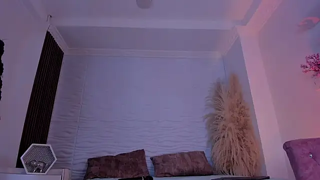 CamileHolmes webcam