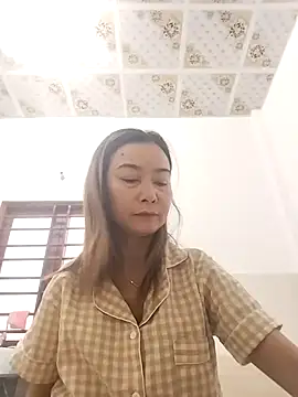 Sexy-ladyboobs20 webcam