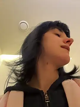 Only_April webcam