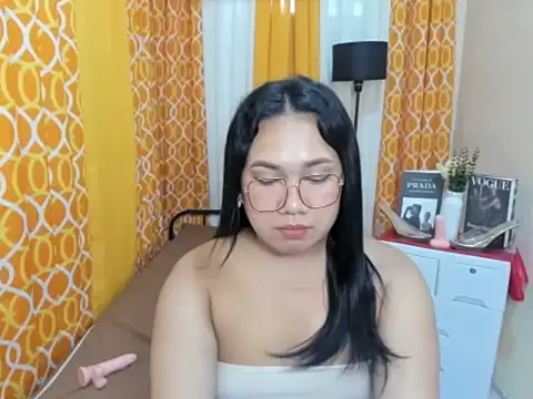 TsUncutKaren webcam