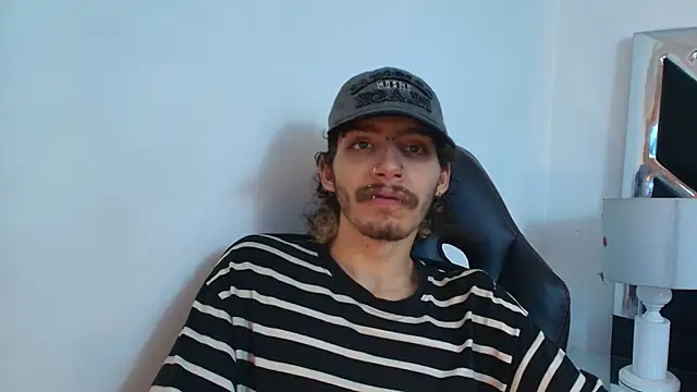 JojoBraando webcam