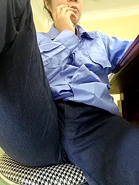 RedCunt-Girl18- webcam