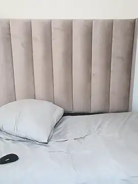 CuteHoney92 webcam